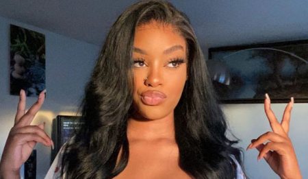 Why Should You Invest In A Glueless Lace Wigs