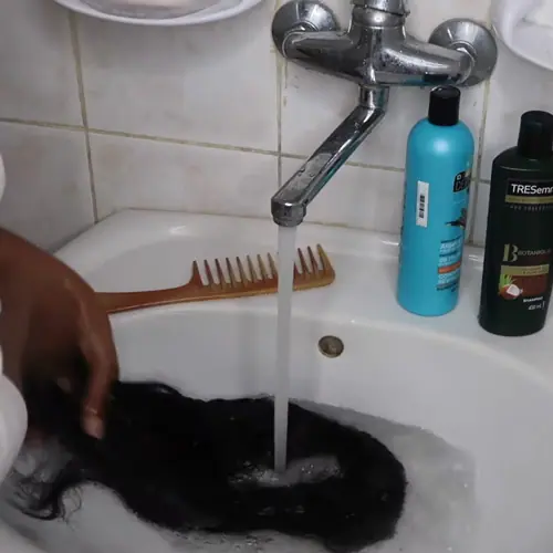 Washing-a-Human-Hair-Wig